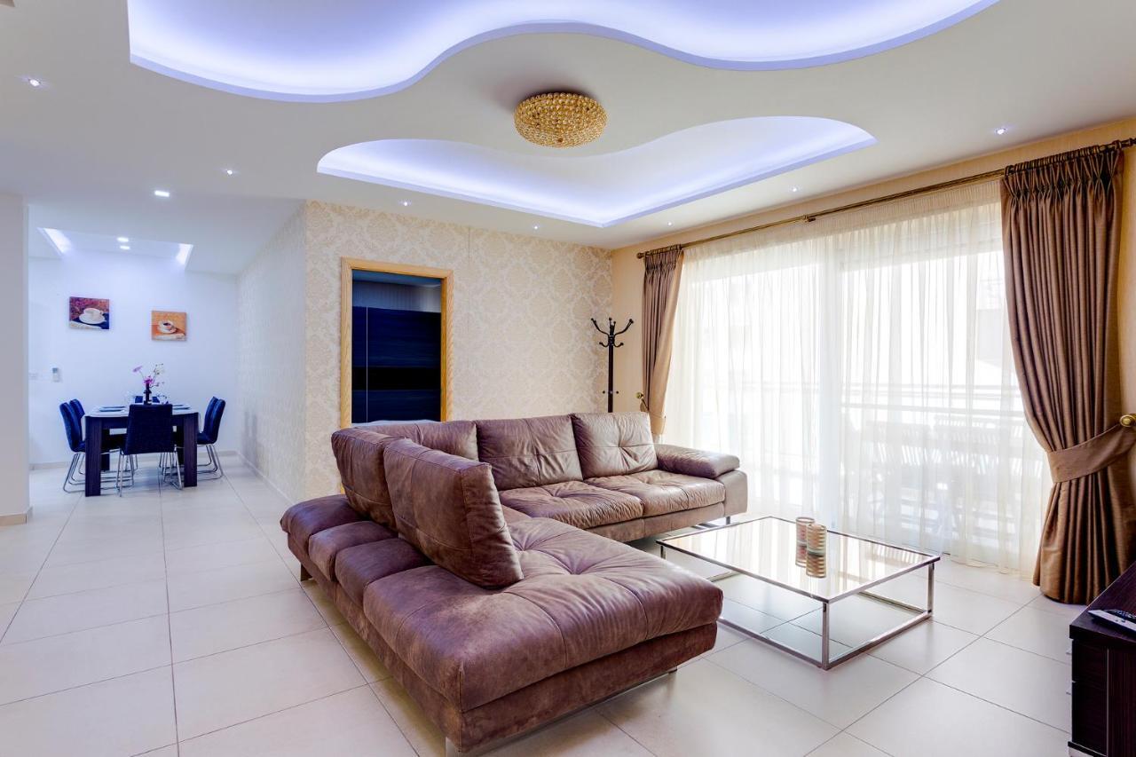 Luxury Apt W/ Side Seaviews And Pool, Top Location Sliema Exterior photo