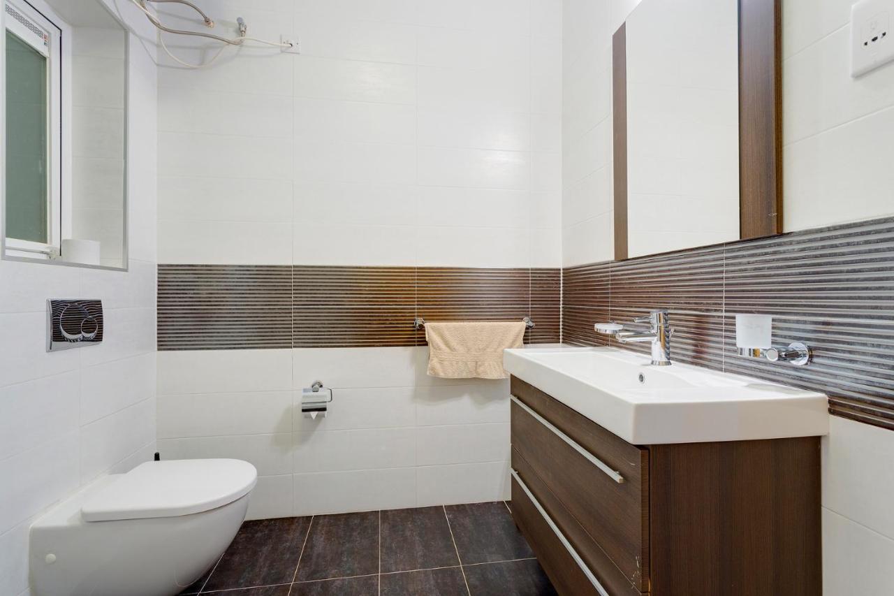 Luxury Apt W/ Side Seaviews And Pool, Top Location Sliema Exterior photo