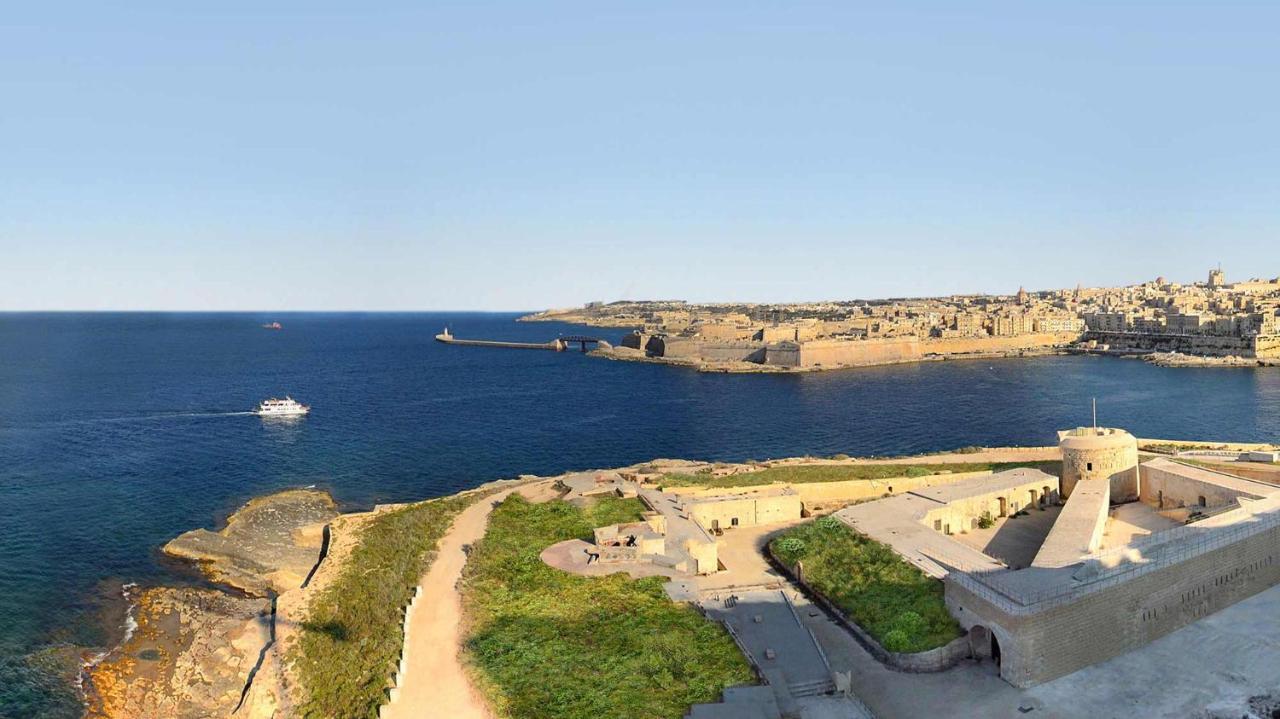 Luxury Apt W/ Side Seaviews And Pool, Top Location Sliema Exterior photo