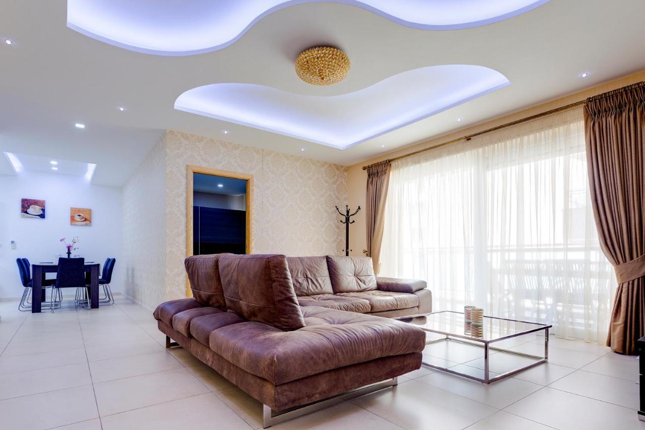 Luxury Apt W/ Side Seaviews And Pool, Top Location Sliema Exterior photo